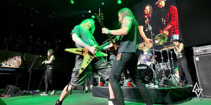 Ola Englund, Charlie Benante, Dino Jelusick, Tony Campos e Attila Voros interpretam