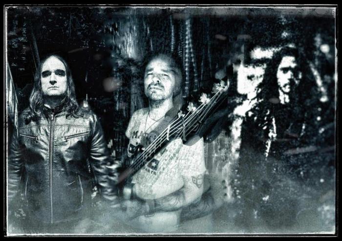 DISTORTED REFLECTION revela o primeiro lyric video e a data de lançamento de seu segundo álbum, 