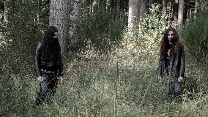 DEPRESSIVE WITCHES : Banda francesa de black metal assina com a Wormholedeath - Notícias - Arrepio Produções - Patos de Minas/MG