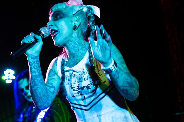 Tricie and the Phantom Punks iniciam um massacre com seu novo single “Saw Serenade” em 27 de fevereiro de 2026. - Notícias - Arrepio Produções - Patos de Minas/MG