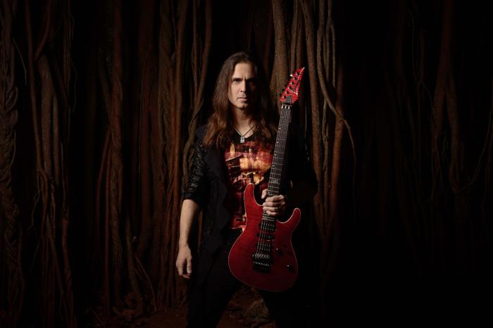  Kiko Loureiro realiza turnê pela América Latina com Marty Friedman como convidado especial - Notícias - Arrepio Produções - Patos de Minas/MG